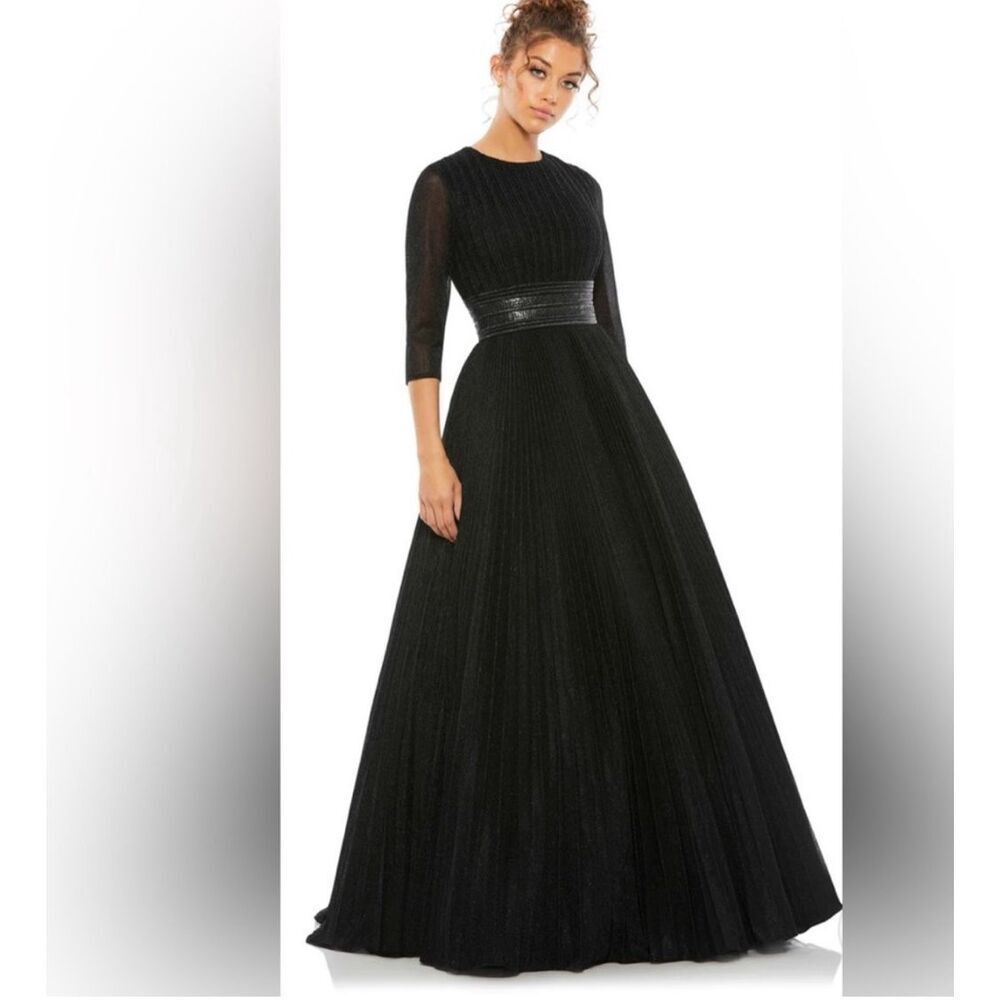 Mac Duggal Black Pleated Maxi Gown with Cinched Waist